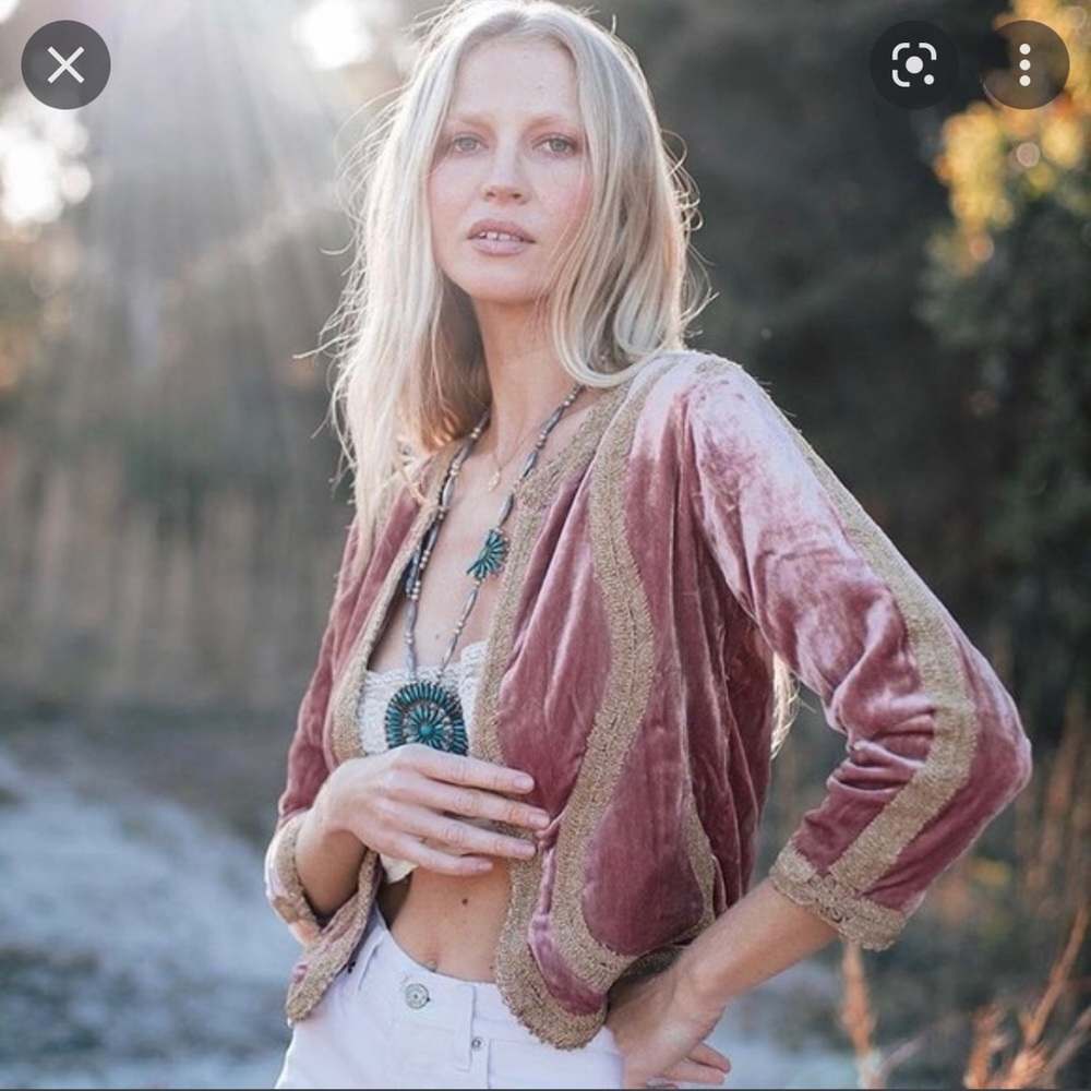 EUC Chasing Unicorns silk and velvet cropped jacket Size Small